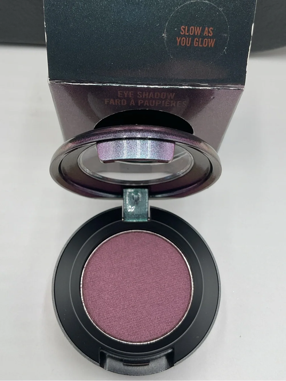 MAC Cosmetics Frost Eyeshadow in Slow As You Glow - BNIB, LE & Discontinued